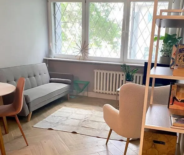 Apartment Close To Metro, 8 Minutes To Centrum And Near Airport