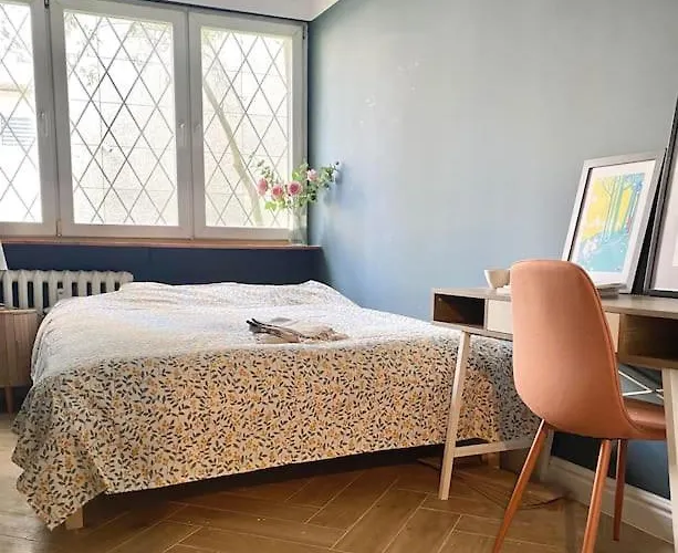 Apartment Close To Metro, 8 Minutes To Centrum And Near Airport