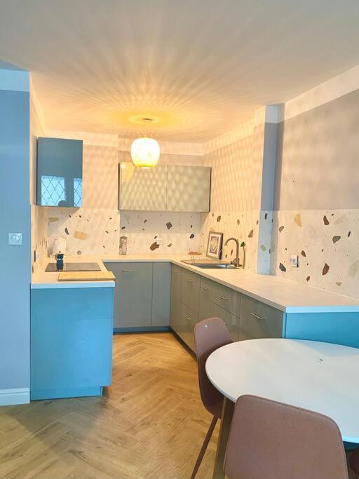 Close To Metro, 8 Minutes To Centrum And Near Airport Apartamento Varsovia